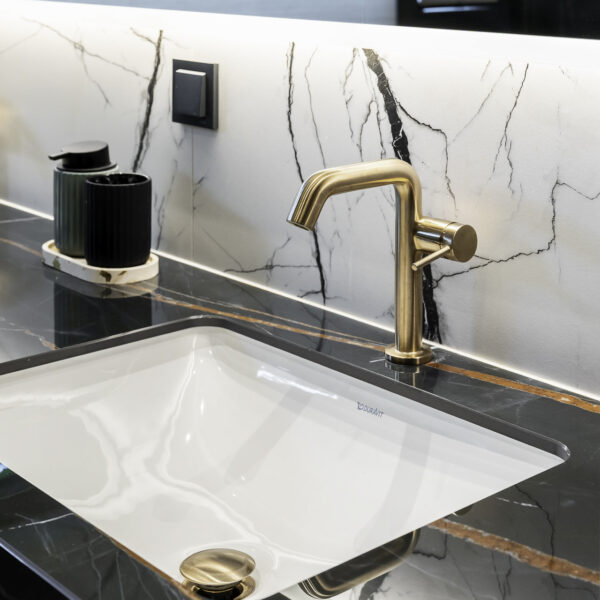 Privaatne perekorrus: vanemate magamistuba kõrge laega, kaks lastetuba, avar vannituba ja eriline puhke- ning üllatusruum