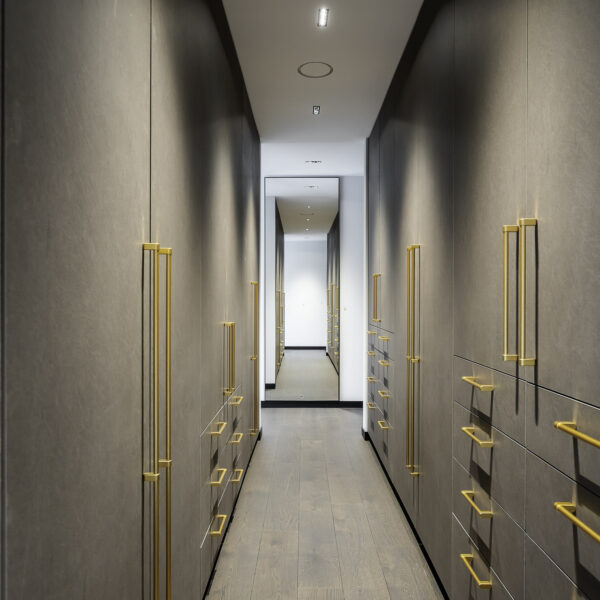 Privaatne perekorrus: vanemate magamistuba kõrge laega, kaks lastetuba, avar vannituba ja eriline puhke- ning üllatusruum