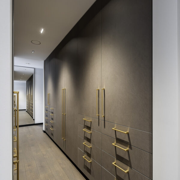 Privaatne perekorrus: vanemate magamistuba kõrge laega, kaks lastetuba, avar vannituba ja eriline puhke- ning üllatusruum